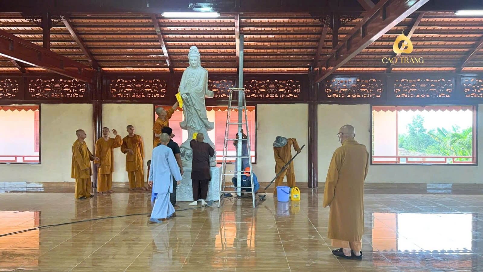 Tượng Quan Âm Bồ Tát 2m8